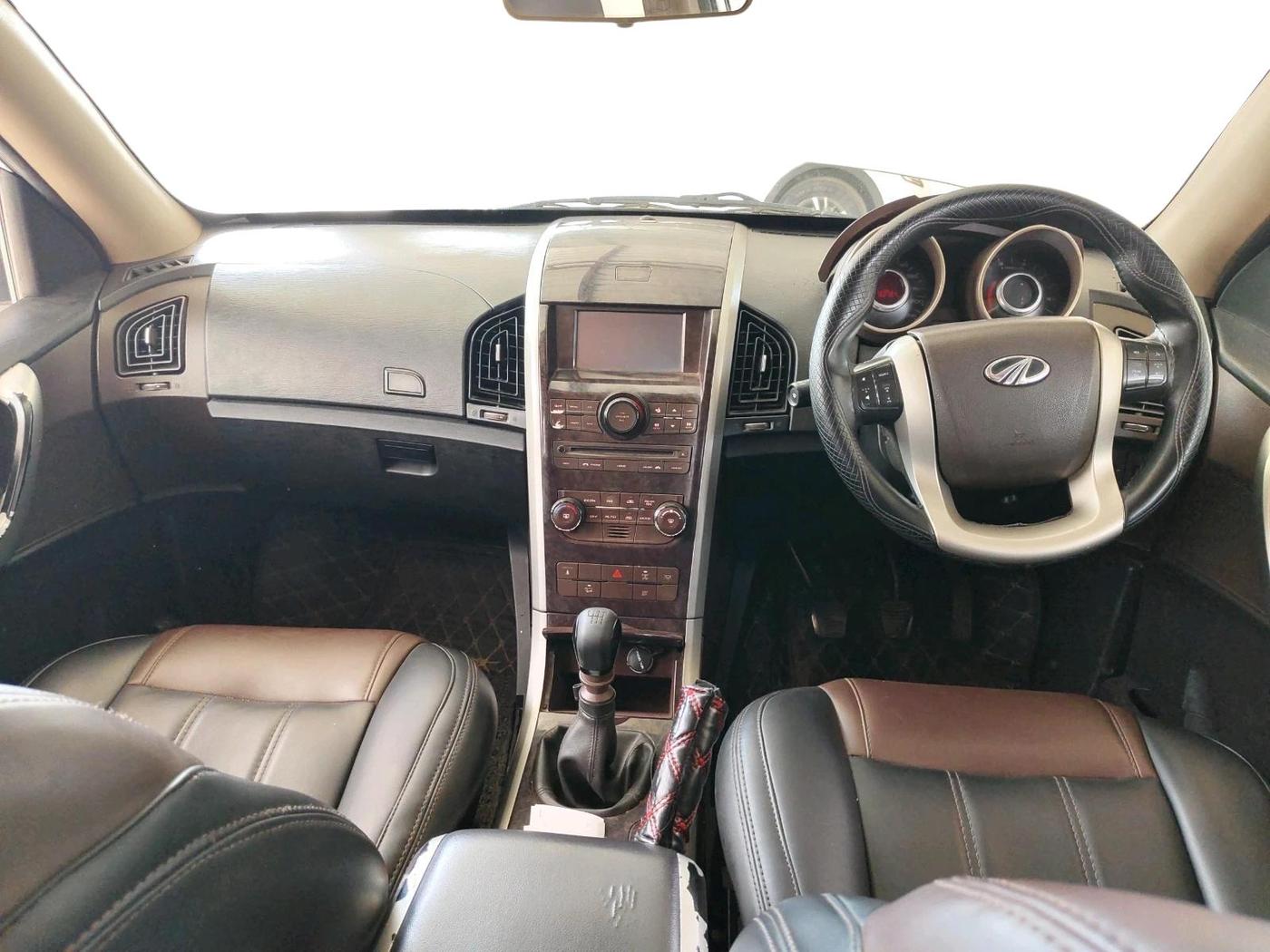 2014 Mahindra XUV500 W8, Diesel, Manual, 1,62,764 km, interior