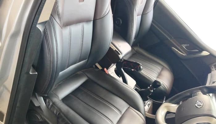 2014 Mahindra XUV500 W8, Diesel, Manual, 1,62,764 km, interior