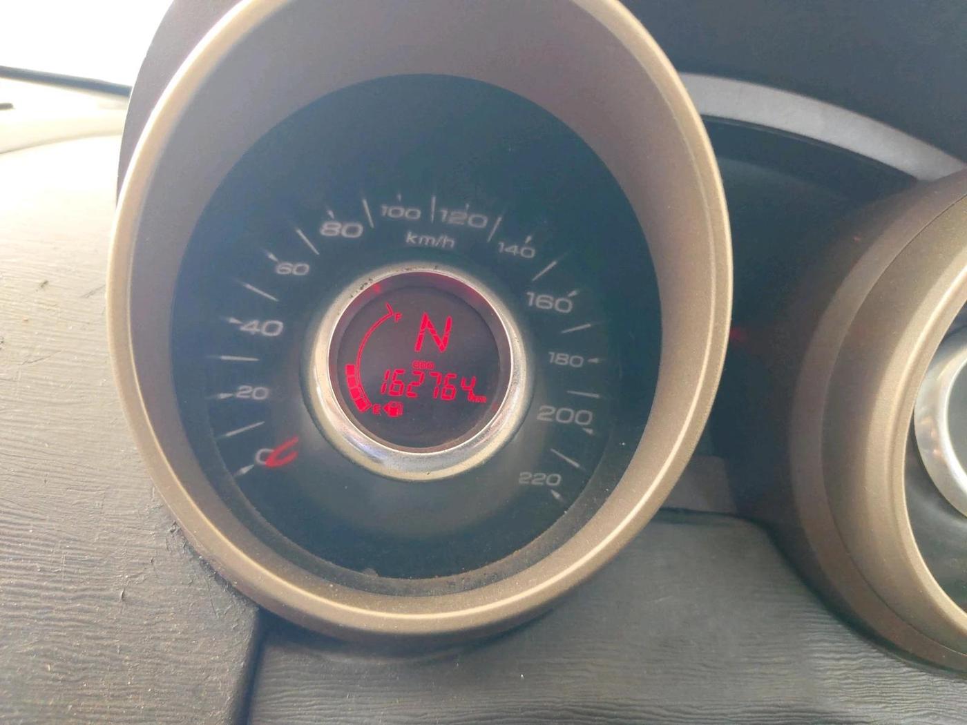 2014 Mahindra XUV500 W8, Diesel, Manual, 1,62,764 km, interior