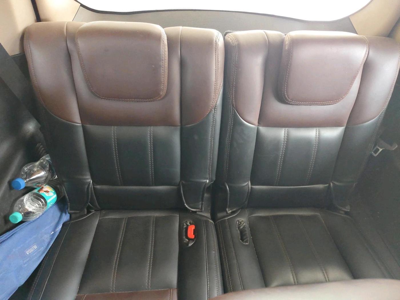 2014 Mahindra XUV500 W8, Diesel, Manual, 1,62,764 km, interior