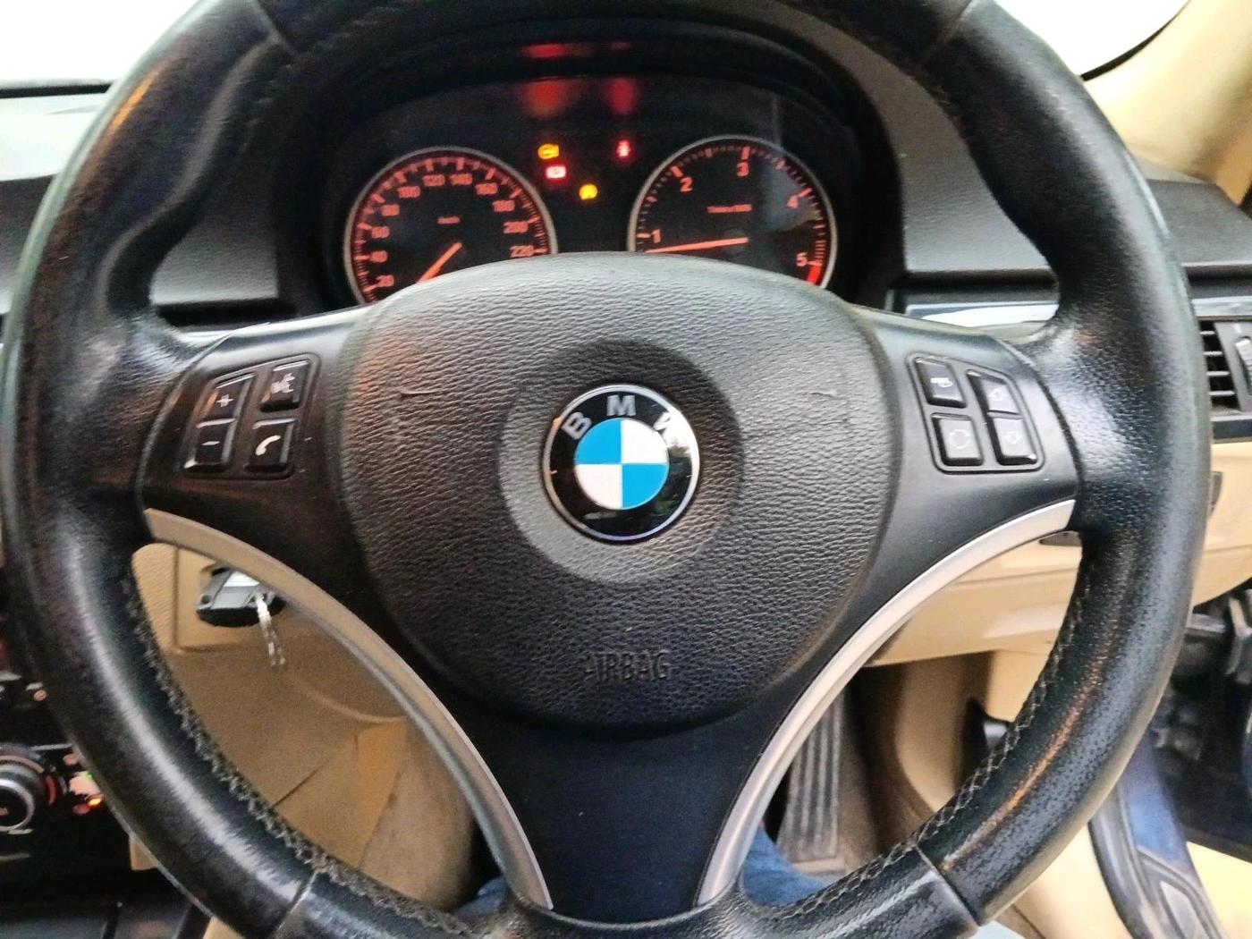 2011 BMW 3 Series 320d, Diesel, Automatic, 1,58,489 km, interior