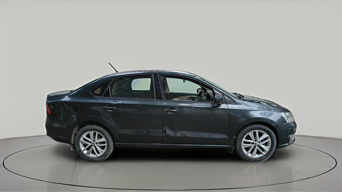 2017 Skoda Rapid STYLE 1.5 TDI AT, Diesel, Automatic, 2,13,367 km, exterior
