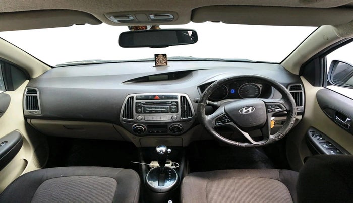 2013 Hyundai i20 SPORTZ 1.4 AT, CNG, Automatic, 62,990 km, interior