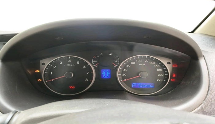 2013 Hyundai i20 SPORTZ 1.4 AT, CNG, Automatic, 62,990 km, interior