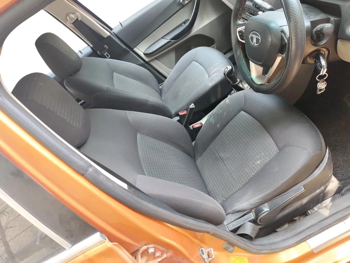 2016 Tata Tiago XZ PETROL, Petrol, Manual, 79,725 km, interior