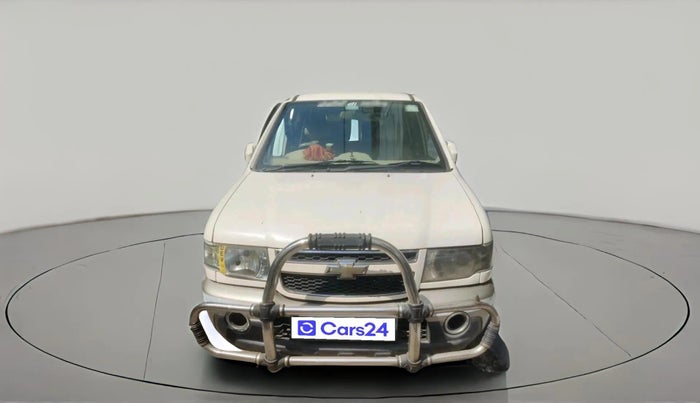 2016 Chevrolet Tavera NEO 3 LT 9 STR BS III, Diesel, Manual, 1,11,902 km, exterior