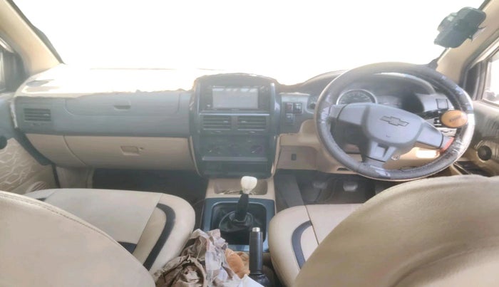 2016 Chevrolet Tavera NEO 3 LT 9 STR BS III, Diesel, Manual, 1,11,902 km, interior