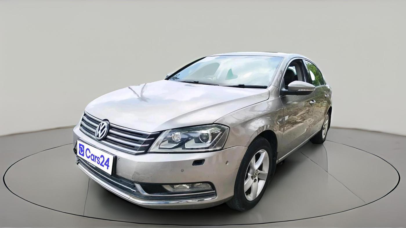 2012 Volkswagen Passat HIGHLINE DSG, Diesel, Automatic, 1,78,834 km, exterior