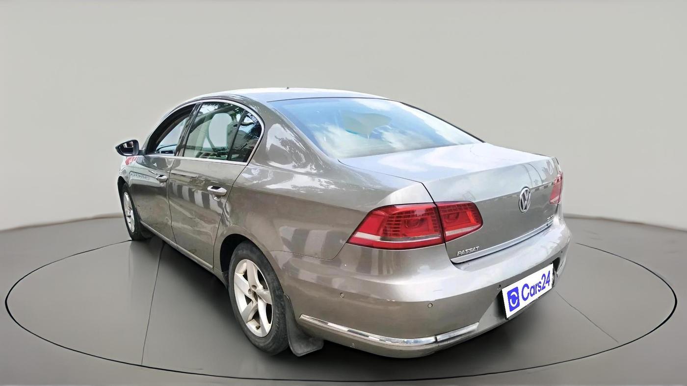2012 Volkswagen Passat HIGHLINE DSG, Diesel, Automatic, 1,78,834 km, exterior