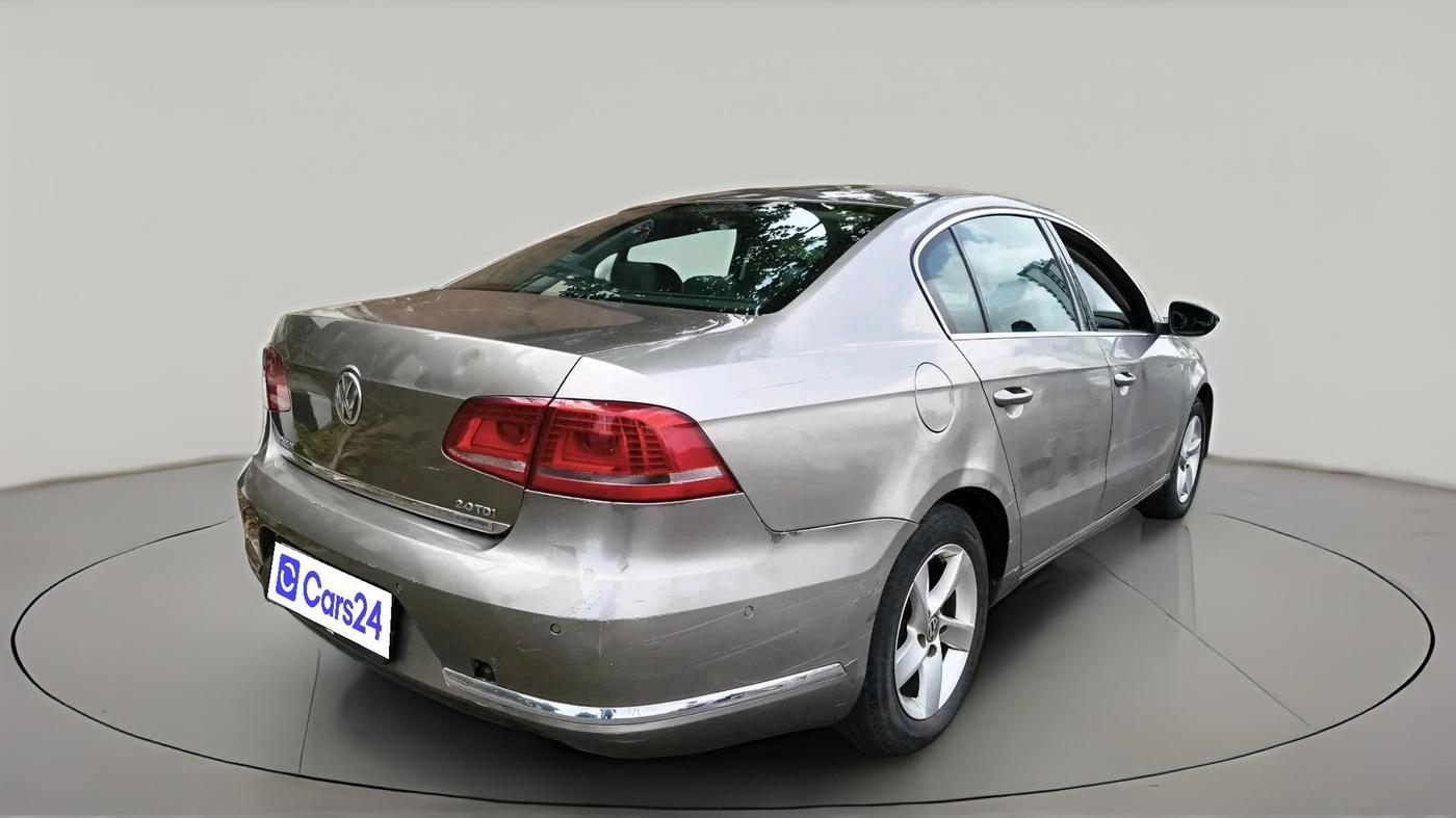 2012 Volkswagen Passat HIGHLINE DSG, Diesel, Automatic, 1,78,834 km, exterior