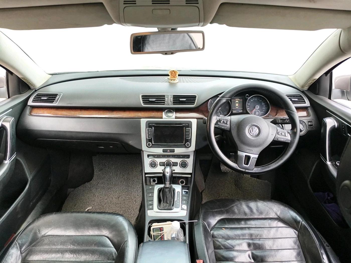 2012 Volkswagen Passat HIGHLINE DSG, Diesel, Automatic, 1,78,834 km, interior