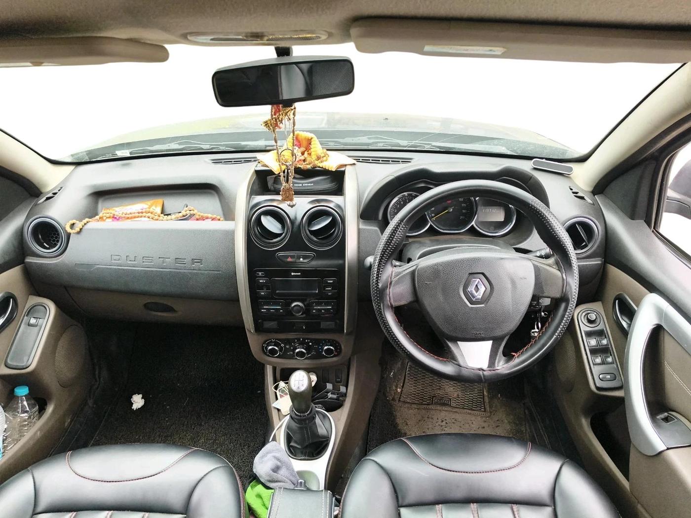 2017 Renault Duster RXL PETROL, Petrol, Manual, 1,19,712 km, interior