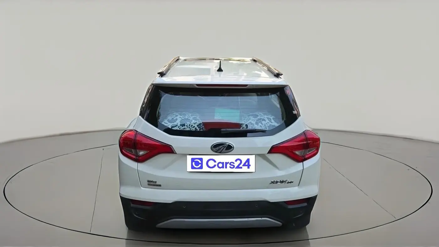2021 Mahindra XUV300 W8 (O) 1.5 DIESEL AMT, Diesel, Automatic, 1,19,724 km, exterior