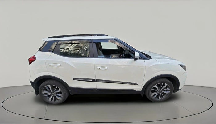 2021 Mahindra XUV300 W8 (O) 1.5 DIESEL AMT, Diesel, Automatic, 1,19,724 km, exterior