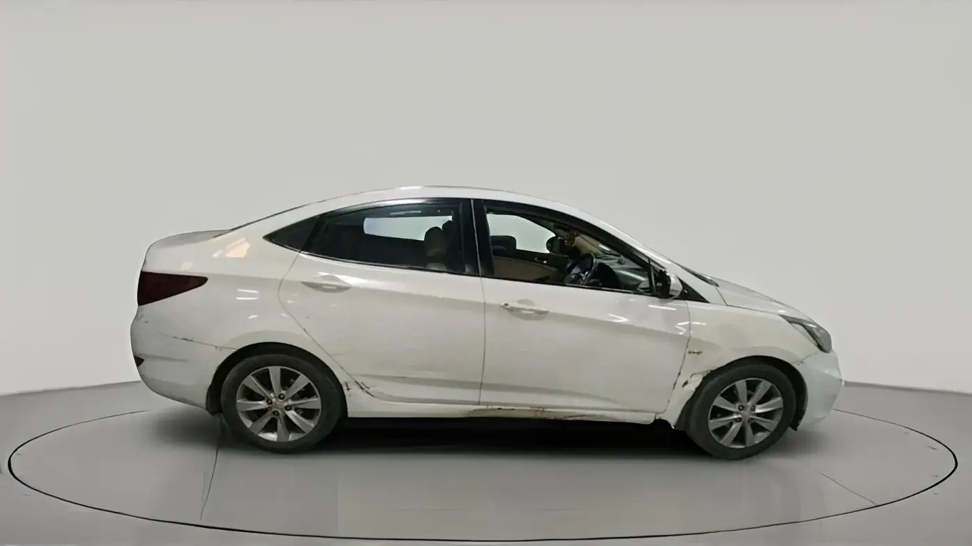 2012 Hyundai Verna FLUIDIC 1.6 VTVT SX, Petrol, Manual, 1,32,235 km, exterior