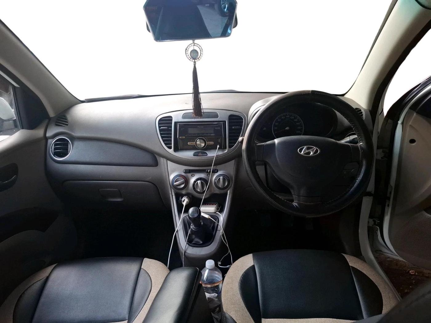 2012 Hyundai i10 MAGNA 1.2, Petrol, Manual, 84,562 km, interior