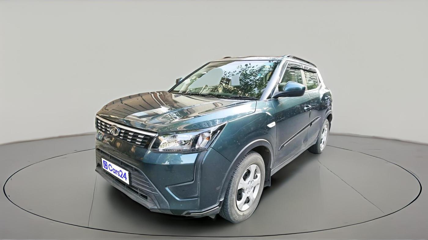 2022 Mahindra XUV300 W6 1.2 PETROL, Petrol, Manual, 13,114 km, exterior