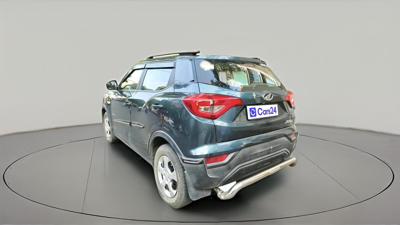 2022 Mahindra XUV300 W6 1.2 PETROL, Petrol, Manual, 13,114 km, exterior