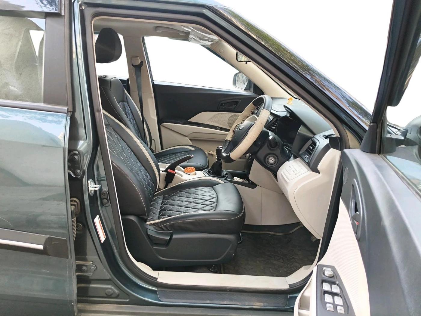 2022 Mahindra XUV300 W6 1.2 PETROL, Petrol, Manual, 13,114 km, interior
