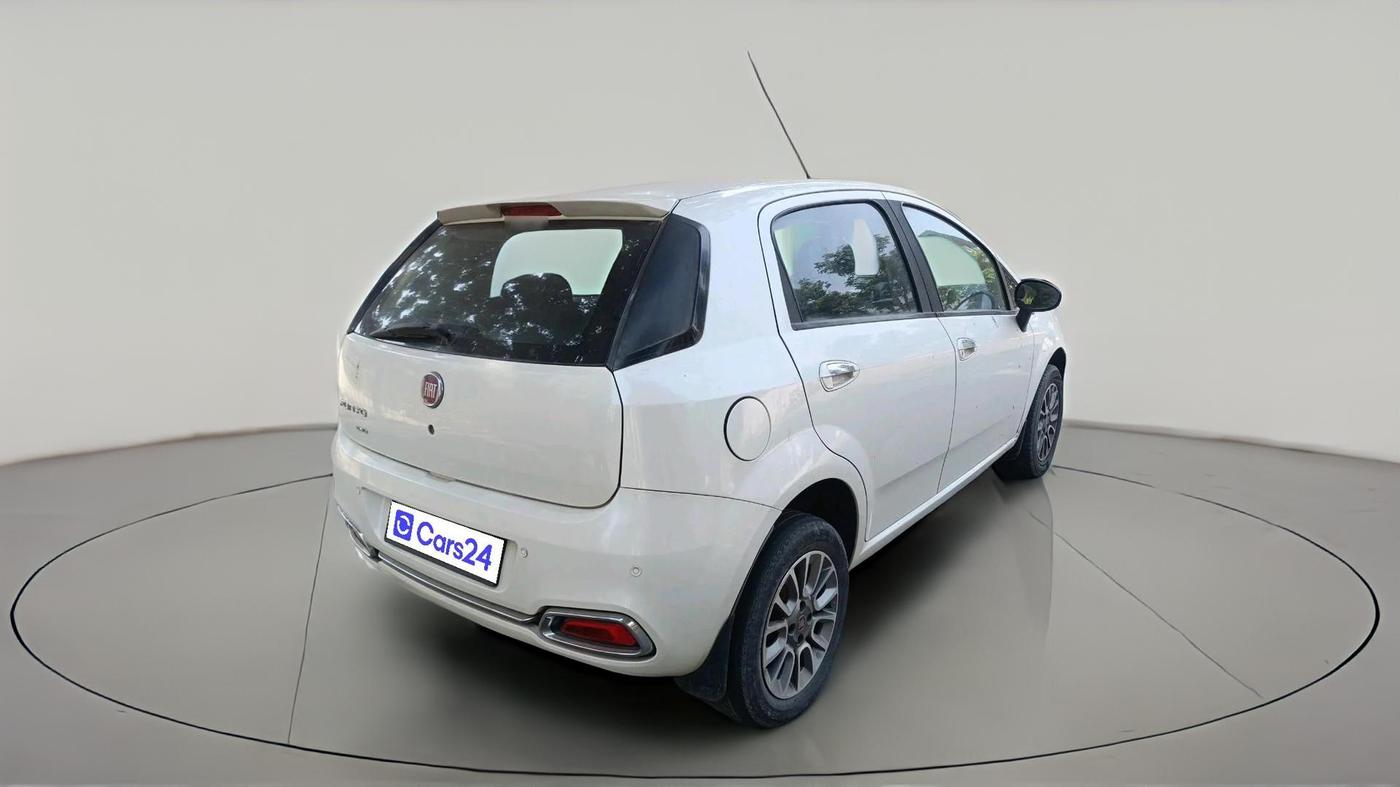2015 Fiat Punto EVO ACTIVE 1.3 MULTIJET, Diesel, Manual, 1,44,128 km, exterior