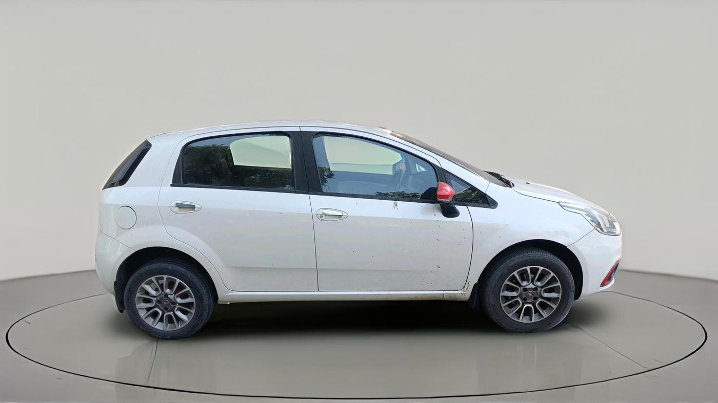 2015 Fiat Punto EVO ACTIVE 1.3 MULTIJET, Diesel, Manual, 1,44,128 km, exterior