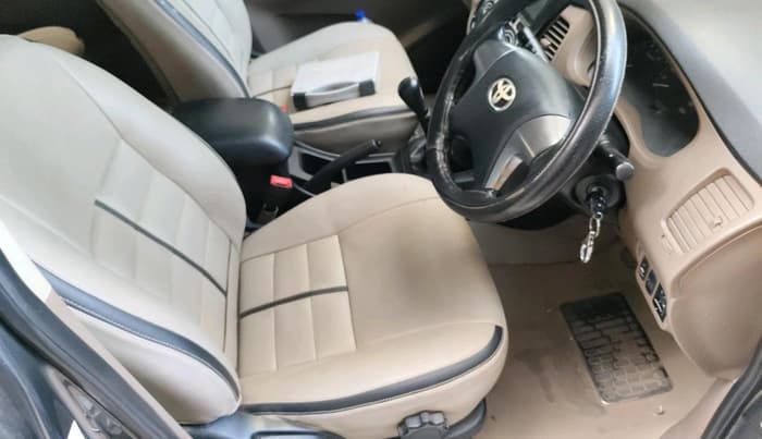 2015 Toyota Innova 2.5 GX 8 STR, Diesel, Manual, 1,49,715 km, interior