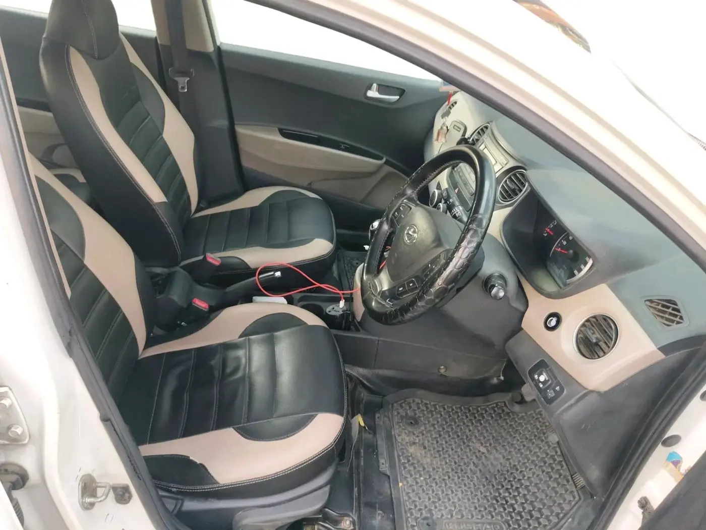 2016 Hyundai Grand i10 ASTA 1.2 KAPPA VTVT, CNG, Manual, 1,22,902 km, interior