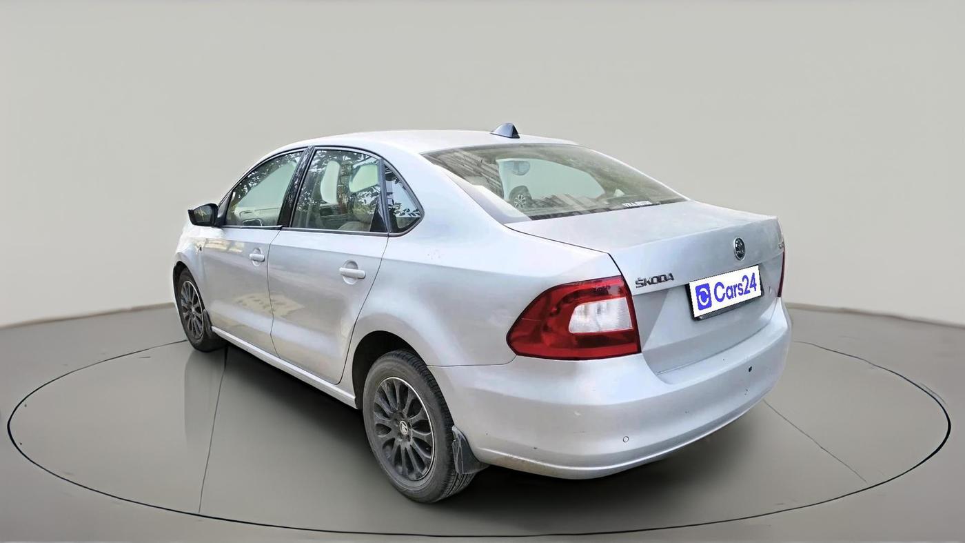 2015 Skoda Rapid 1.5 TDI CR ELEGANCE AT, Diesel, Automatic, 1,15,757 km, exterior
