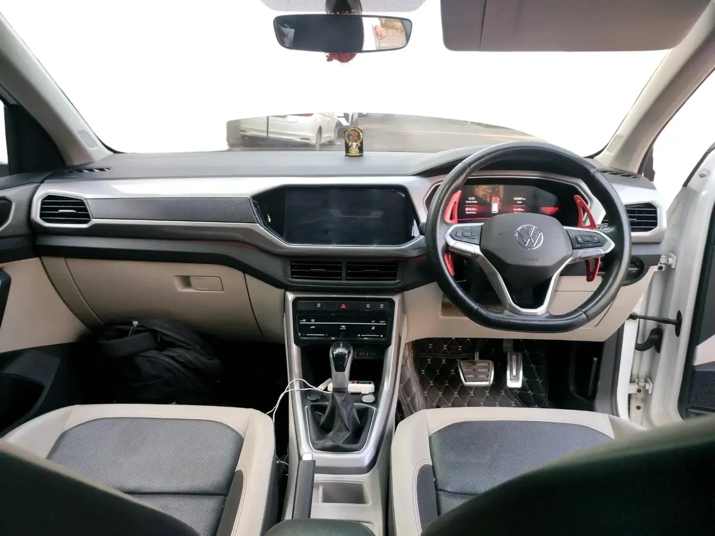 2024 Volkswagen TAIGUN GT PLUS 1.5 TSI DSG, Petrol, Automatic, 34,207 km, interior