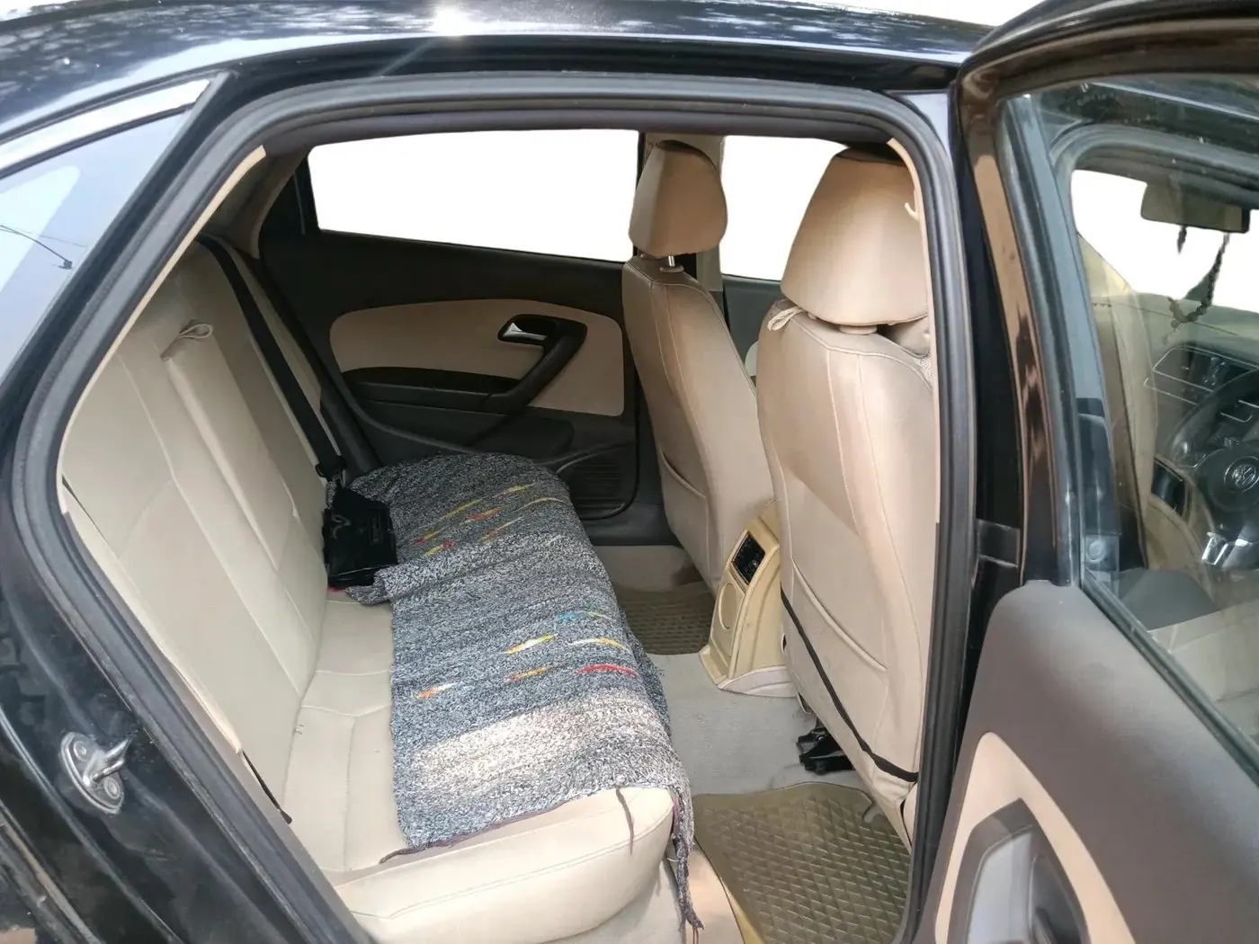 2013 Volkswagen Vento COMFORTLINE DIESEL 1.6, Diesel, Manual, 91,216 km, interior