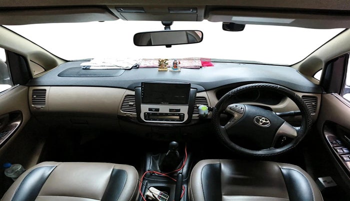 2015 Toyota Innova 2.5 VX 7 STR, Diesel, Manual, 82,330 km, interior