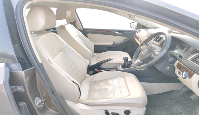 2014 Volkswagen Jetta HIGHLINE TDI, Diesel, Manual, 2,00,085 km, interior
