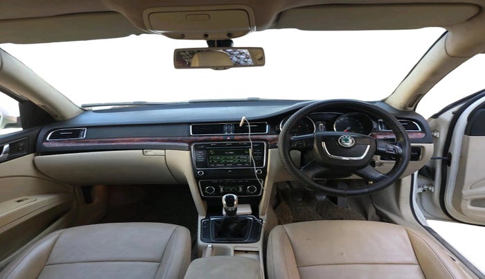 2011 Skoda Superb ELEGANCE 1.8 TSI MT, Petrol, Manual, 1,11,770 km, interior