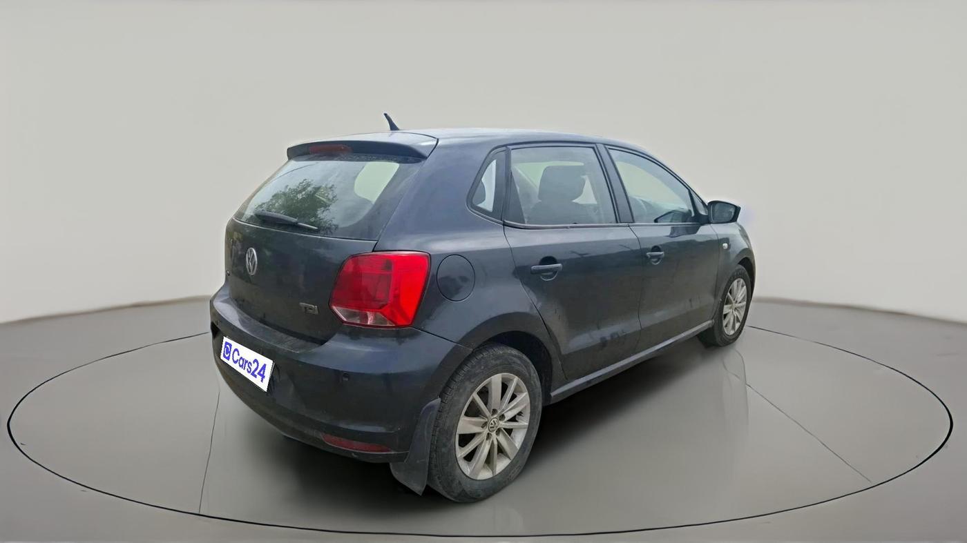 2014 Volkswagen Polo HIGHLINE1.5L, Diesel, Manual, 1,31,607 km, exterior