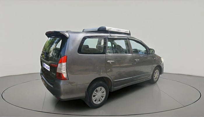 2014 Toyota Innova 2.5 GX 8 STR, Diesel, Manual, 1,32,655 km, exterior