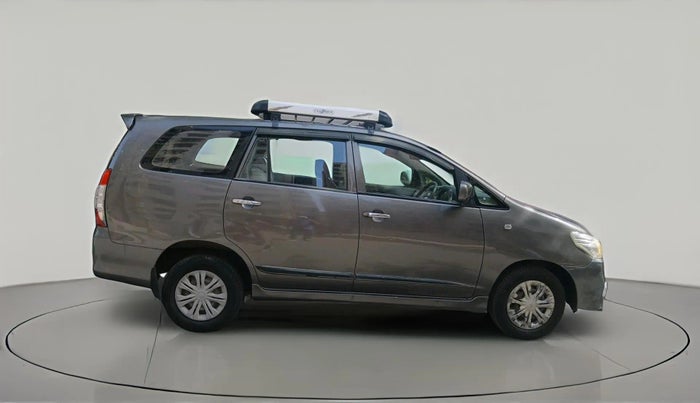 2014 Toyota Innova 2.5 GX 8 STR, Diesel, Manual, 1,32,655 km, exterior