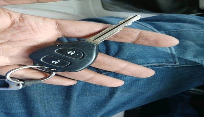 2014 Toyota Innova 2.5 GX 8 STR, Diesel, Manual, 1,32,655 km, interior