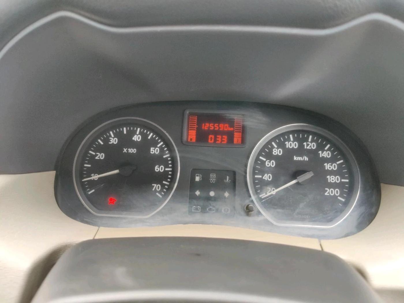 2015 Nissan Terrano XL D PLUS, Diesel, Manual, 1,25,590 km, interior