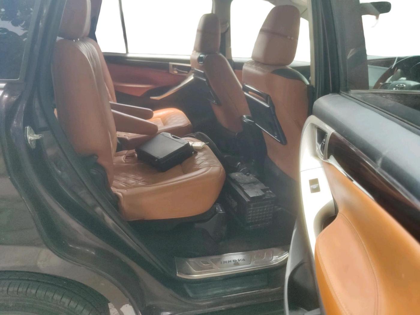 2017 Toyota Innova Crysta 2.8 ZX AT 7 STR, Diesel, Automatic, 1,06,659 km, interior