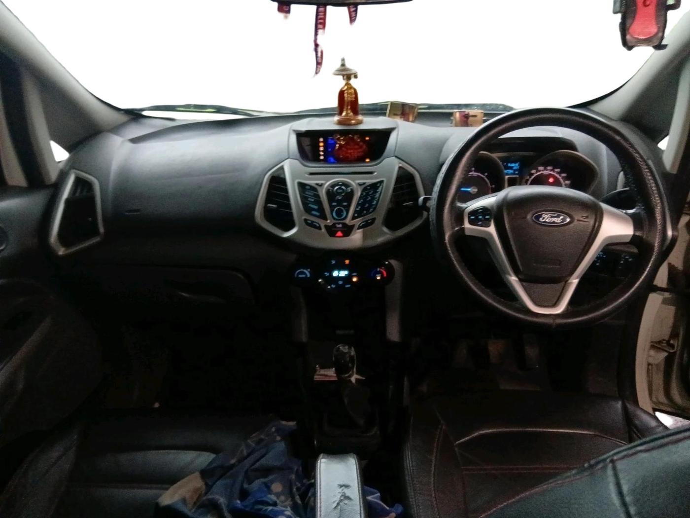 2014 Ford Ecosport TITANIUM 1.5L DIESEL, Diesel, Manual, 1,14,734 km, interior