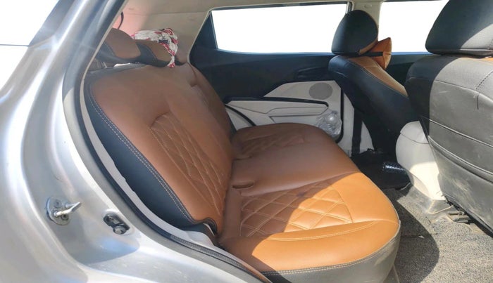 2019 Mahindra XUV300 W6 1.5 DIESEL, Diesel, Manual, 1,12,505 km, interior