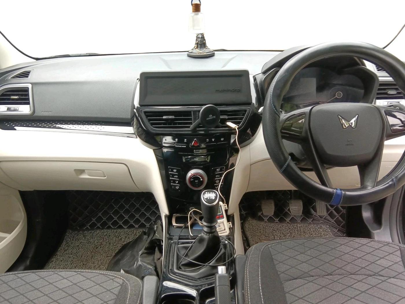 2025 Mahindra XUV 3XO MX1 1.2 L TCMPFi, Petrol, Manual, 7,570 km, interior
