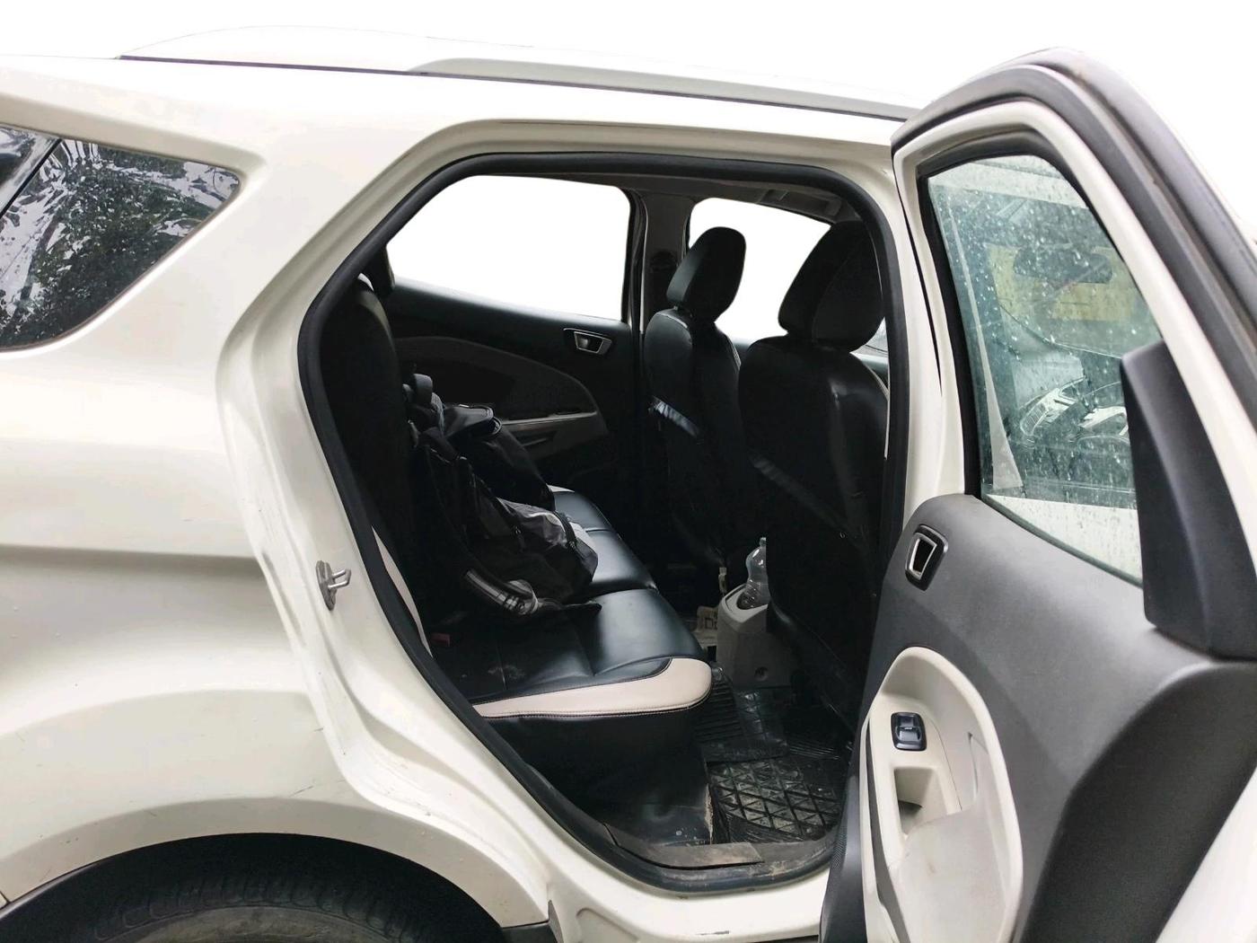 2017 Ford Ecosport TITANIUM 1.5L DIESEL, Diesel, Manual, 1,08,216 km, interior