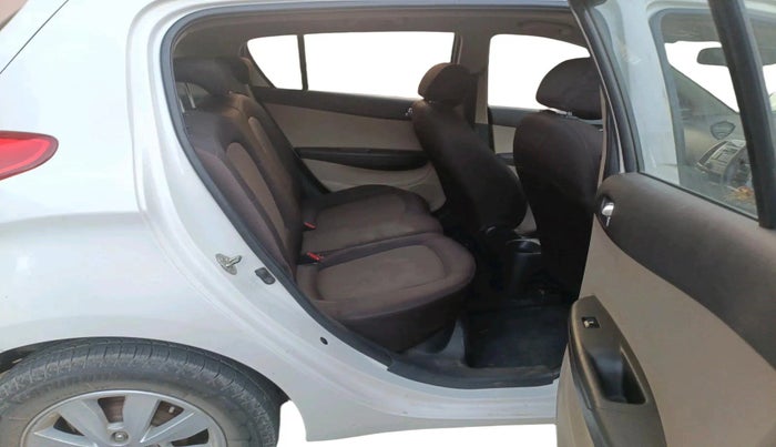 2013 Hyundai i20 SPORTZ 1.2, CNG, Manual, 89,074 km, interior