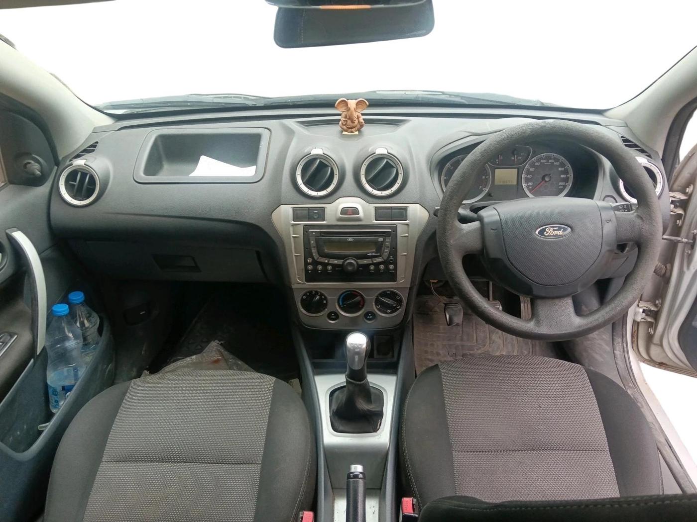 2014 Ford Classic 1.6 DURATEC LXI, Petrol, Manual, 1,16,571 km, interior