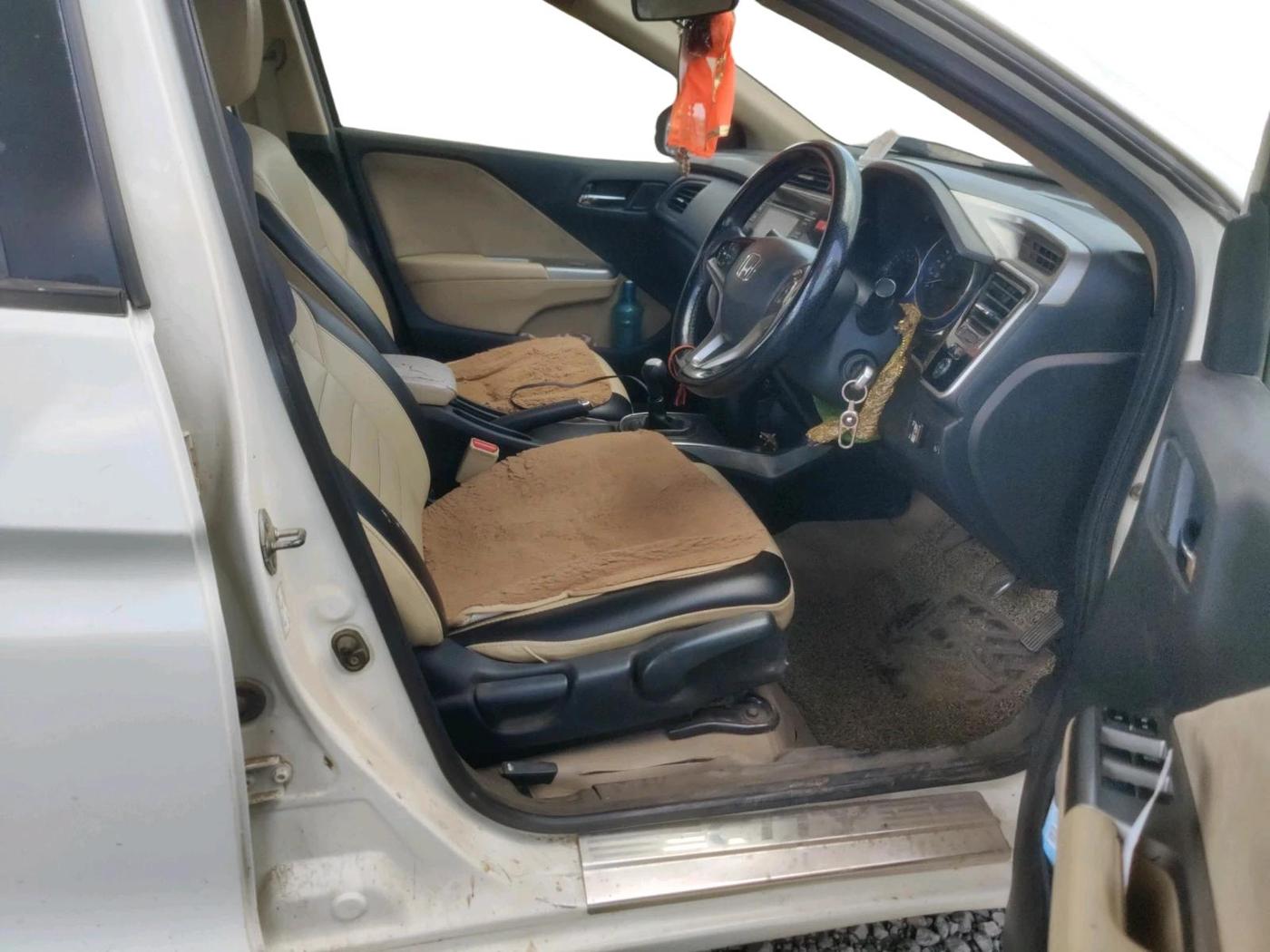 2015 Honda City 1.5L I-VTEC V MT, CNG, Manual, 1,03,846 km, interior