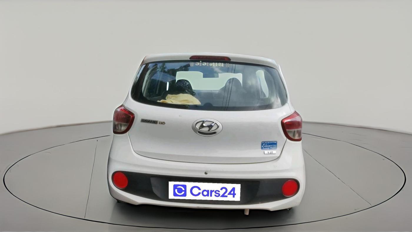 2017 Hyundai Grand i10 MAGNA 1.2 KAPPA VTVT, CNG, Manual, 1,26,860 km, exterior