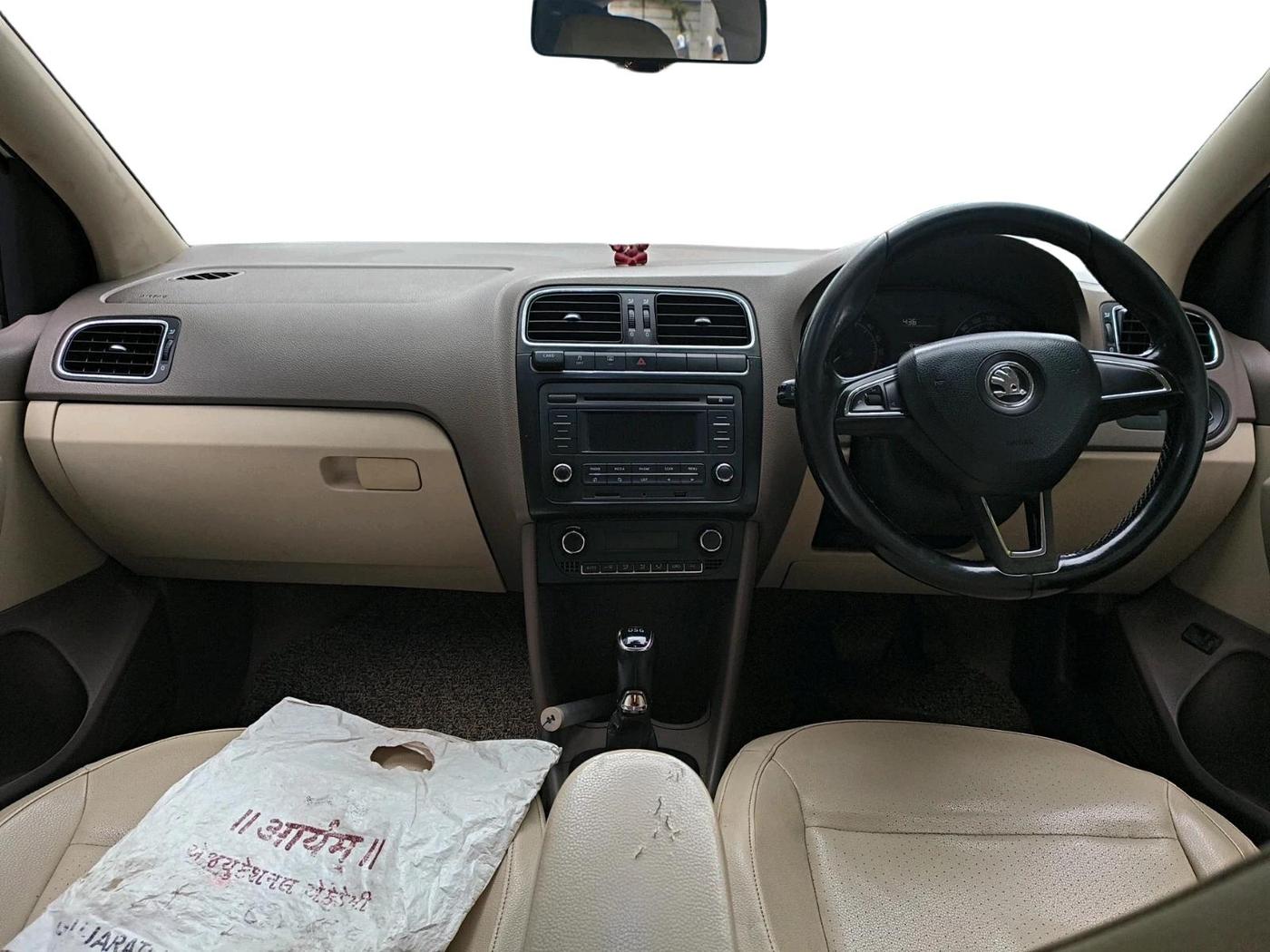 2015 Skoda Rapid 1.5 TDI CR ELEGANCE AT, Diesel, Automatic, 97,963 km, interior