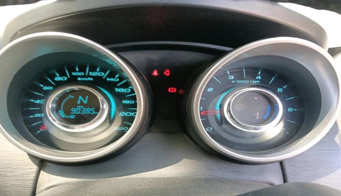 2018 Mahindra XUV500 W7, Diesel, Manual, 90,385 km, interior