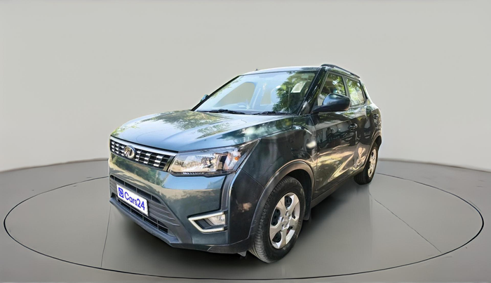 2022 Mahindra XUV300 W6 1.5 DIESEL AMT, Diesel, Automatic, 56,699 km, exterior